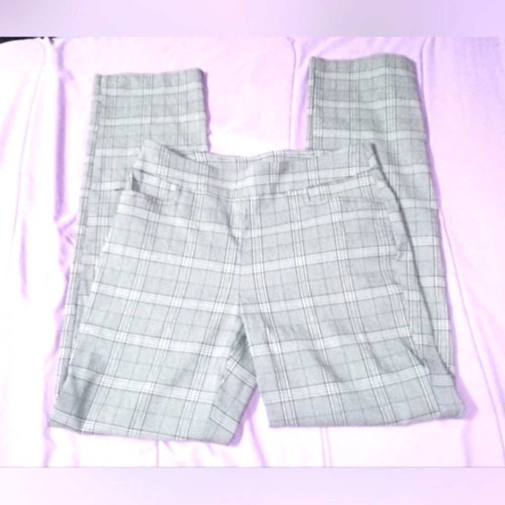 Medium (8-10) grey black slacks